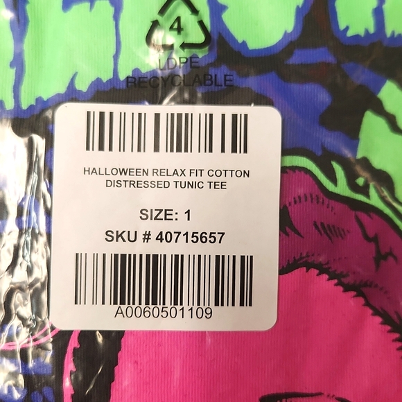 ❤️NWT VINTAGE TORRID TEE - MICHAEL MEYERS DISTRESSED TUNIC - HALLOWEEN MOVIE - Picture 9 of 16